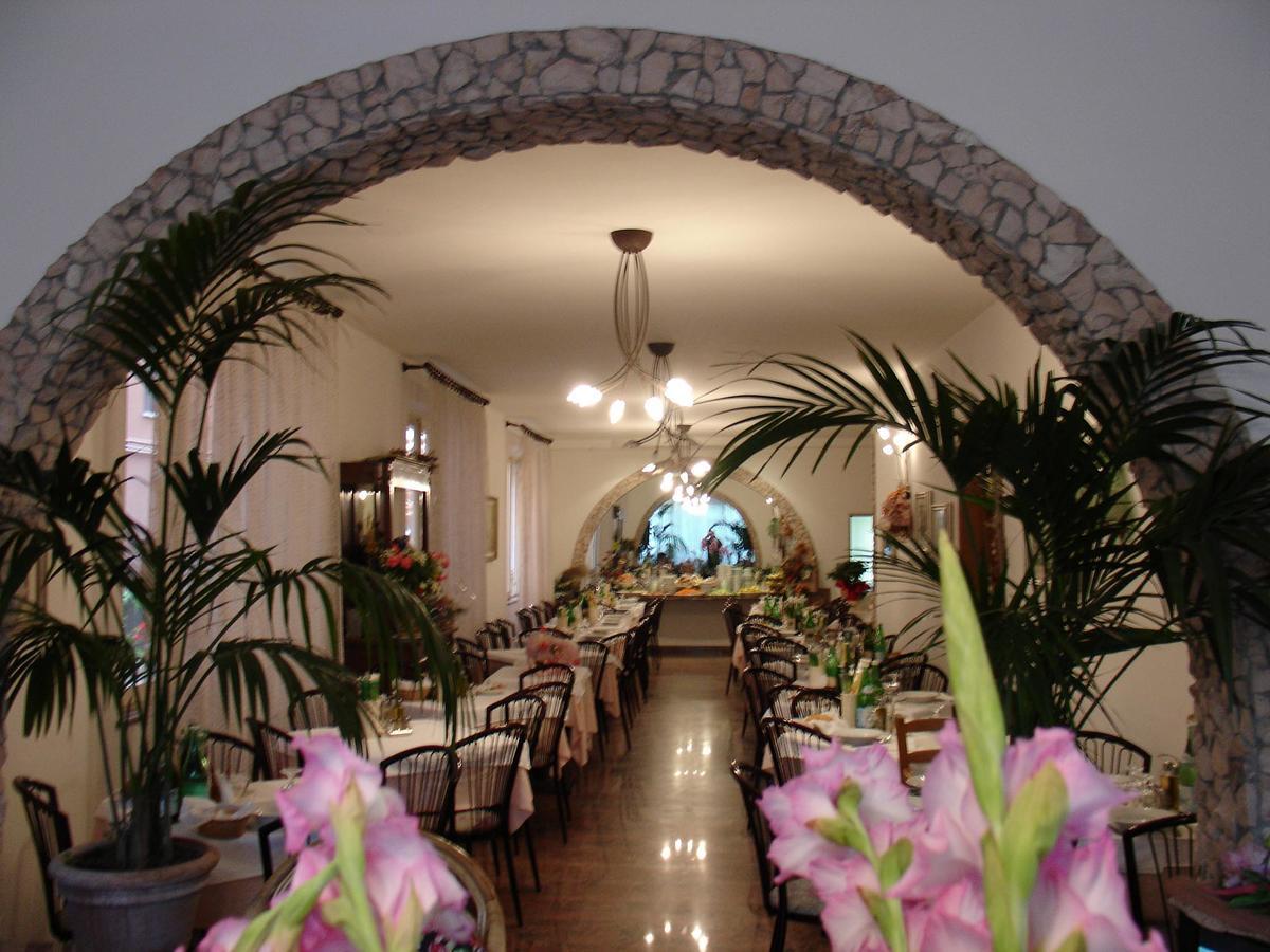 Hotel Pensione Ornella Cesenatico Ngoại thất bức ảnh