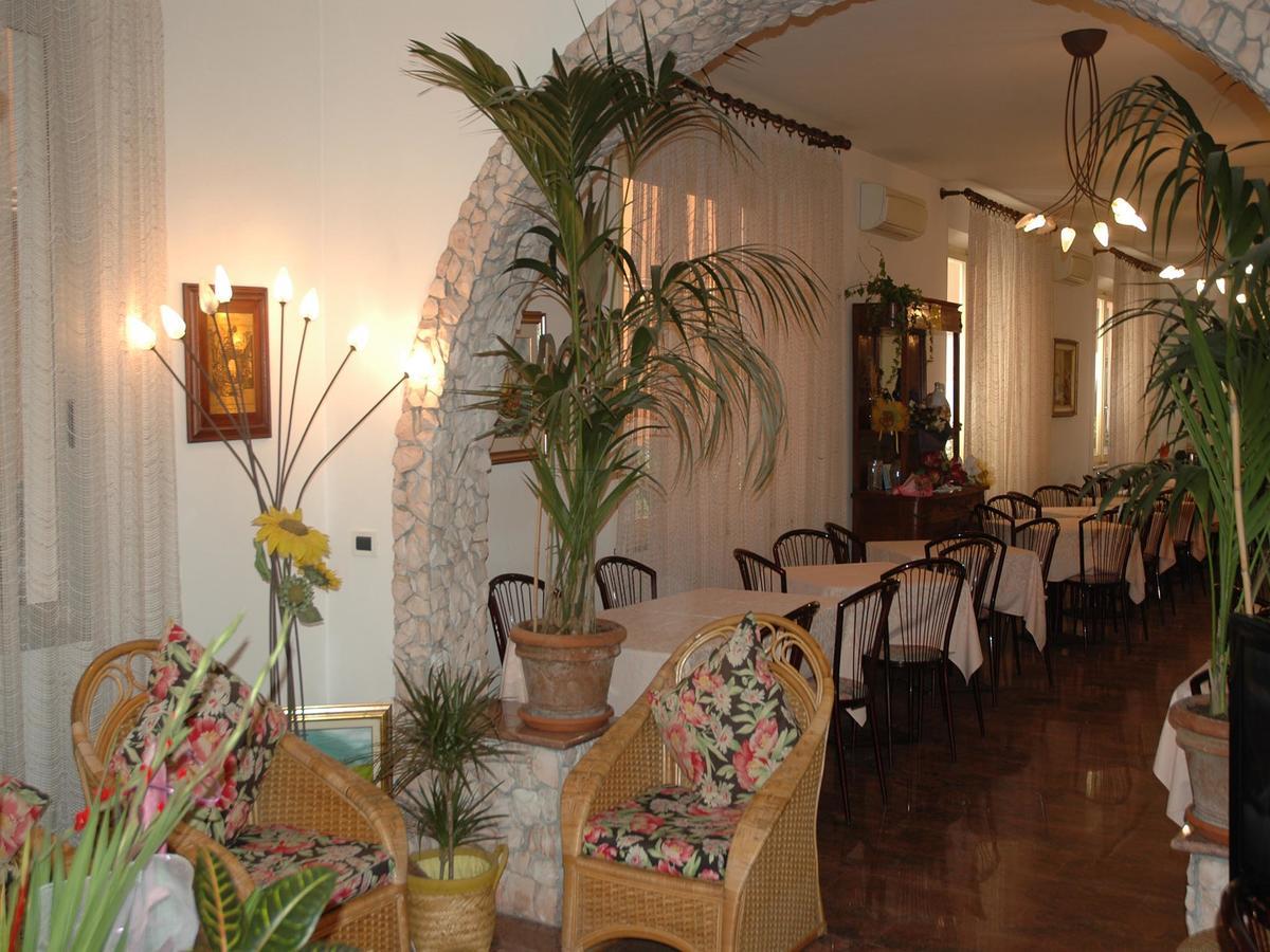 Hotel Pensione Ornella Cesenatico Ngoại thất bức ảnh